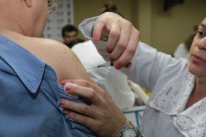 Vacinação contra gripe deve ser estendida após campanha para grupo prioritário