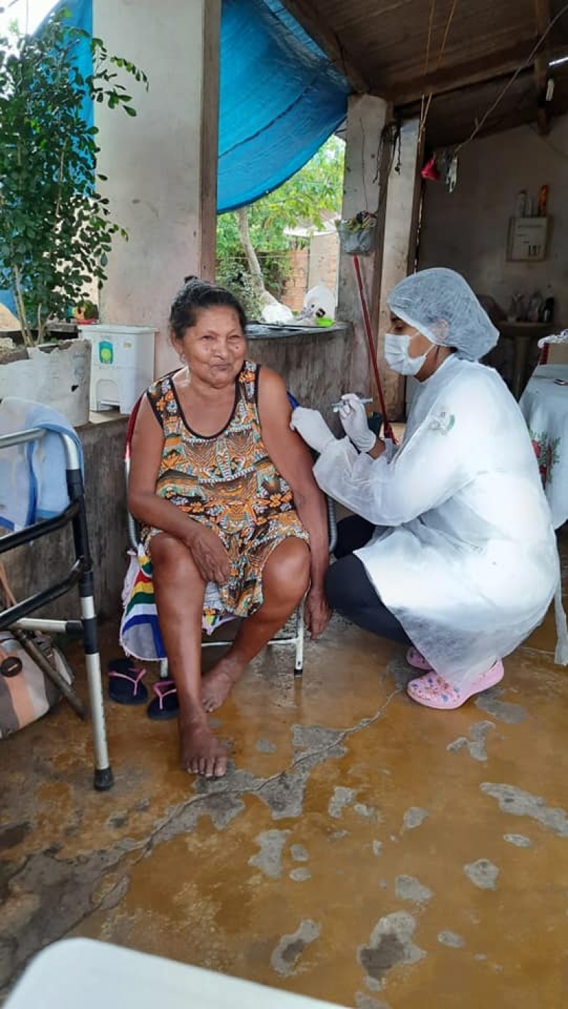 Luciara realiza a segunda dose da vacina contra a covid 19 nos Idosos acima de 75 e até 81 anos de idade.